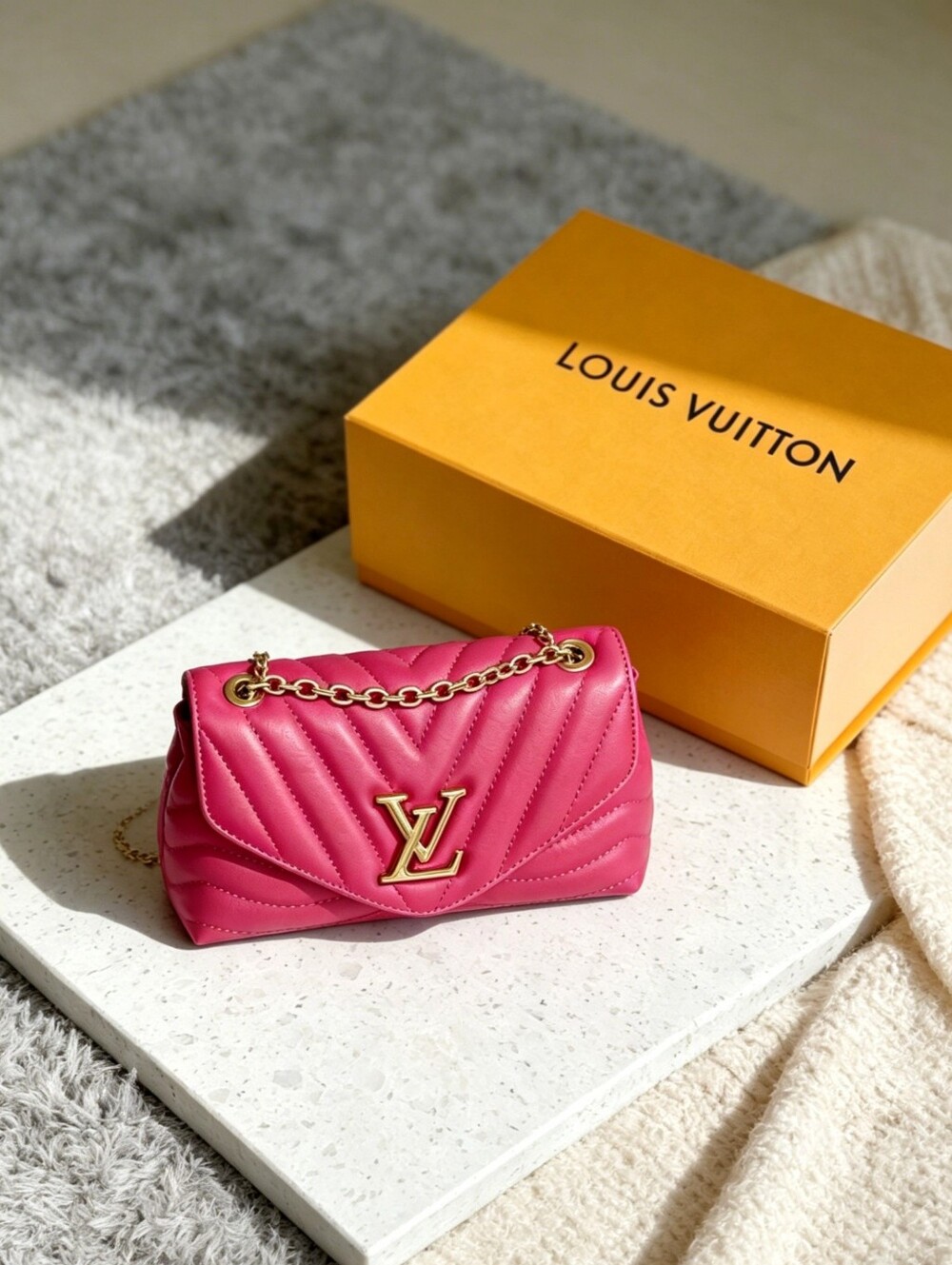 Louis Vuitton NEW WAVE CHAIN BAG MM